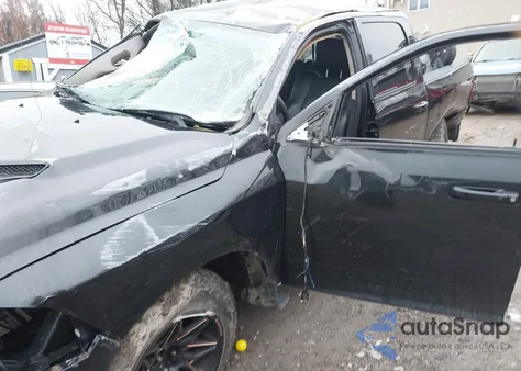 2017 Ram 1500 Sport 4X4 5'7 Box from USA, damaged, VIN 1C6RR7MT6HS726494